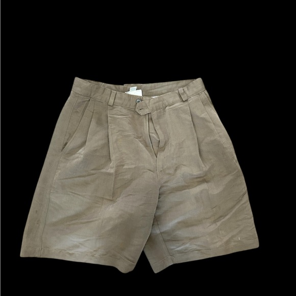 Reebok Other - ✨ Tan Reebok golf shorts✨